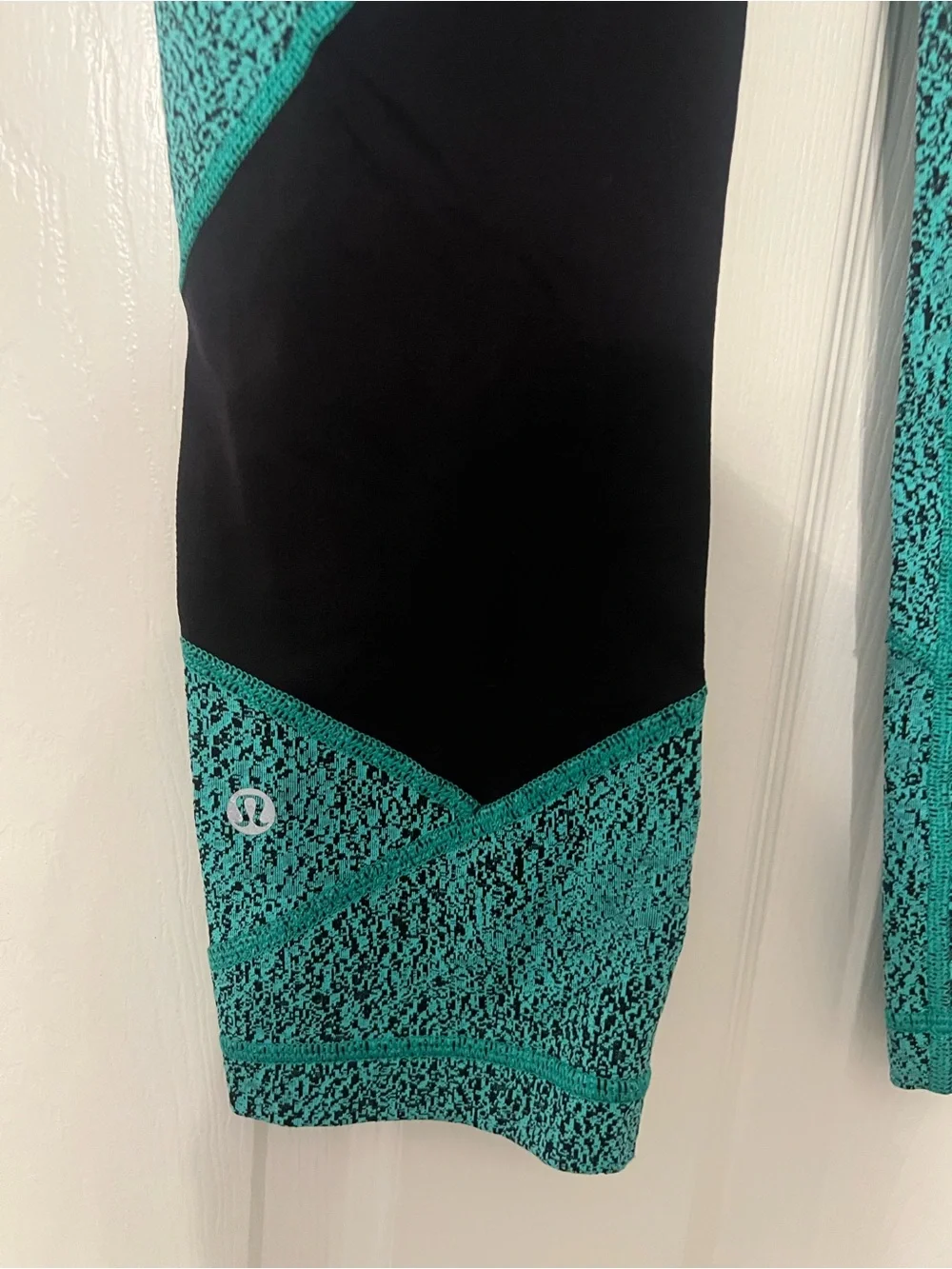 lululemon athletica Teal and Black Patterned Leggings